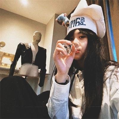 与赫夫晚餐